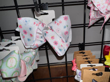Load image into Gallery viewer, Floral Bow 8"