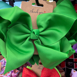Green 8” bow