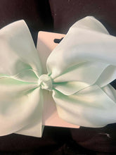 Load image into Gallery viewer, Bow 8"